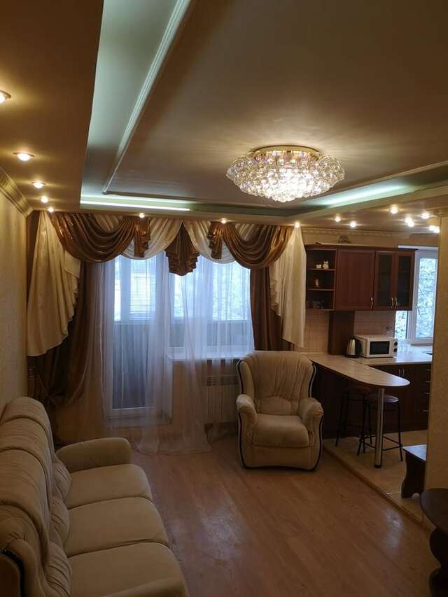 Апартаменты Двухкомнатная люкс студия с Wi-FI возле цирка в центре Луганск-3