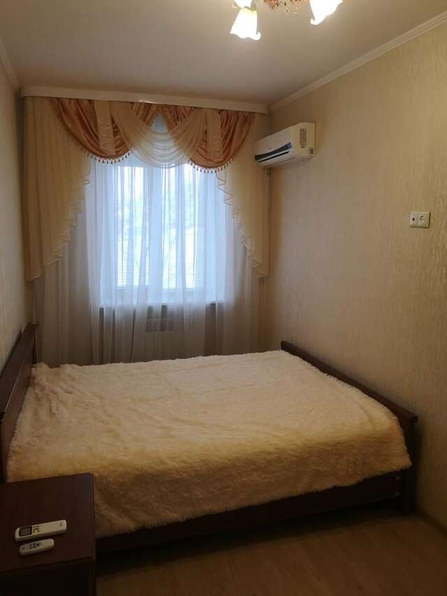 Апартаменты Двухкомнатная люкс студия с Wi-FI возле цирка в центре Луганск-14