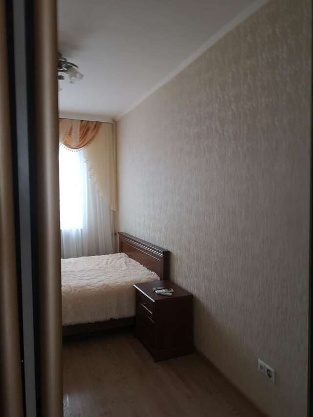 Апартаменты Двухкомнатная люкс студия с Wi-FI возле цирка в центре Луганск-17